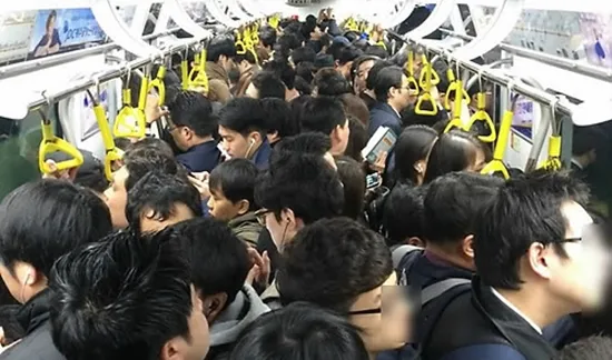 🏢 지옥철 vs 쥐구멍! 극악의 출퇴근 ...