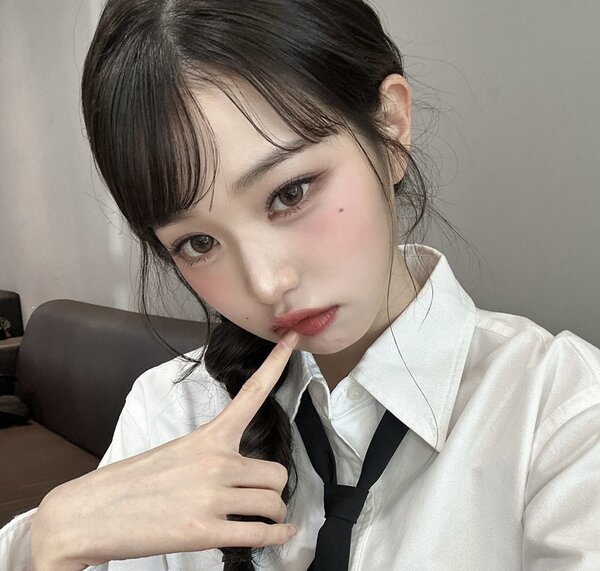 셀카로 걸그룹 이름 맞추기 퀴즈 (4세대)